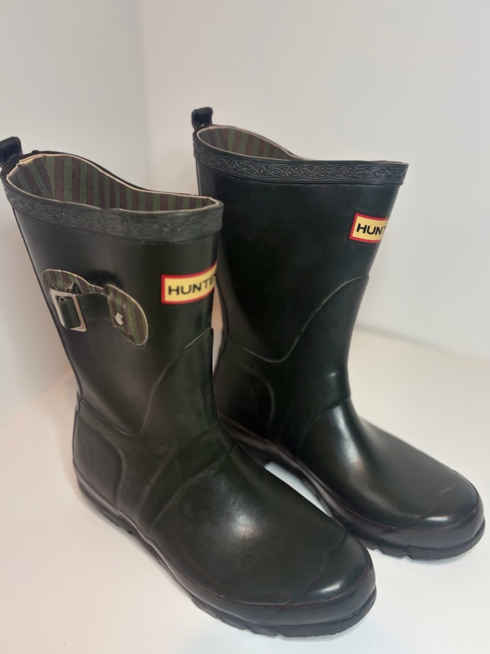 Hunter Womenโs green Mid Calf Festival Rain Boots Size US 7